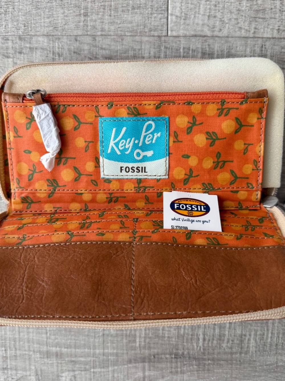 Key-Per Fossil Coated Canvas Wallet - Picture 5 of 5